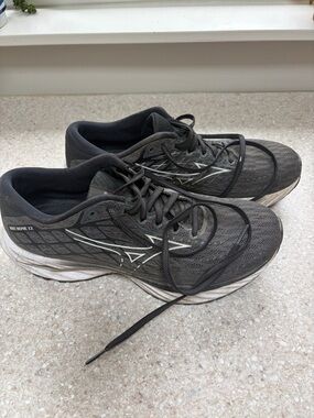 Mizuno Wave Inspire 20 women’s size 9.5